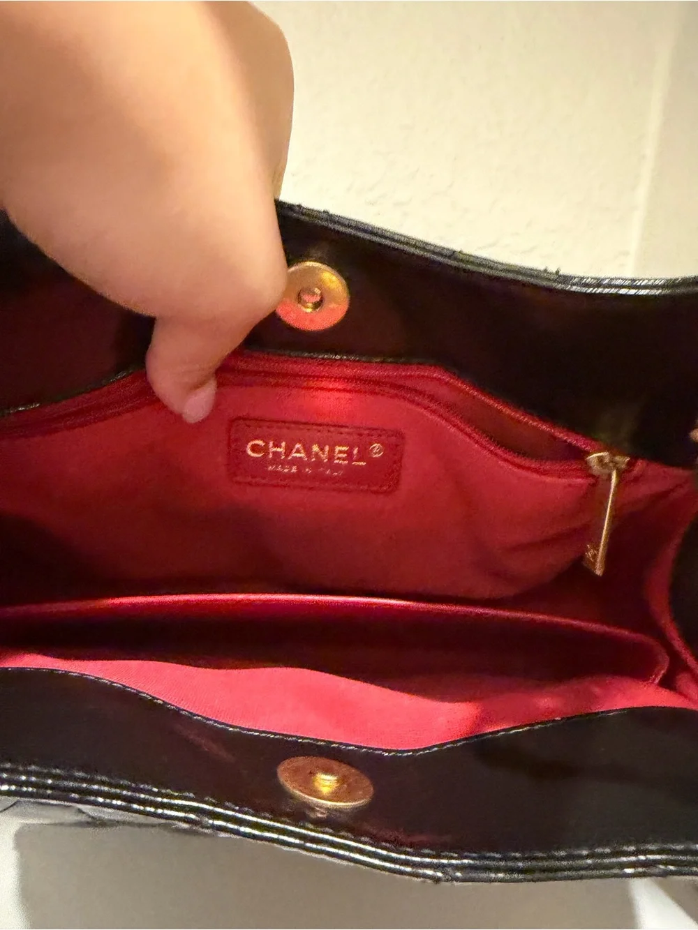 Chanel Shiny Crumpled Calfskin Quilted Wavy CC Hobo Black bag